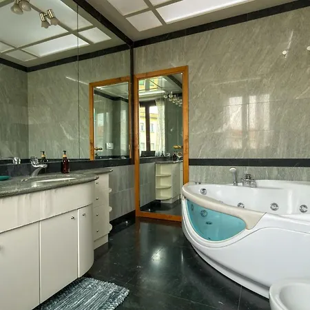 Nocleg ze śniadaniem Navigli 4*